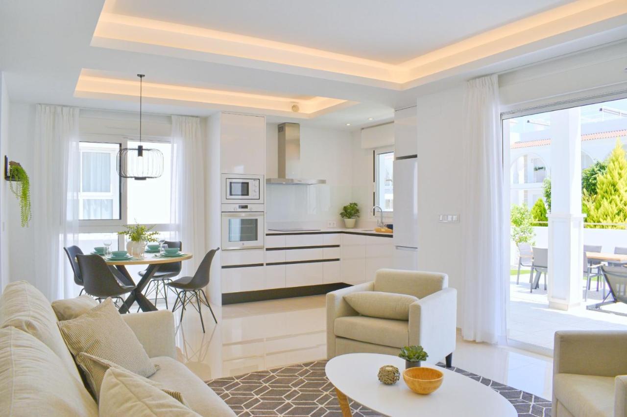 New Build Apartment On Beautiful Modern Complex Рохалес Екстер'єр фото
